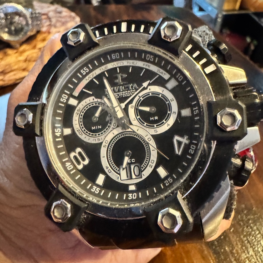 Invicta Men's Bold Black and Silver Watch